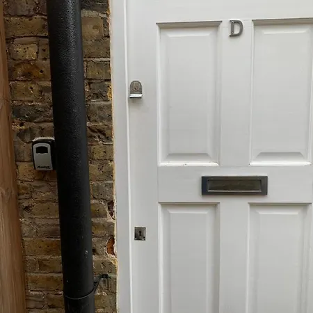 Cozy 1 Bedroom Basement Flat Londres Extérieur photo