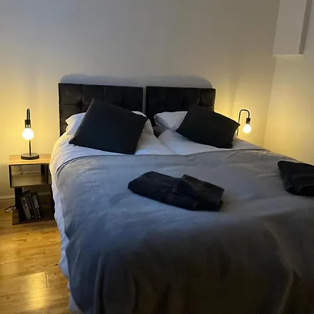Cozy 1 Bedroom Basement Flat Londres Extérieur photo